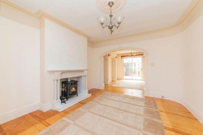 3 bed property, in Squires Lane, £650,000