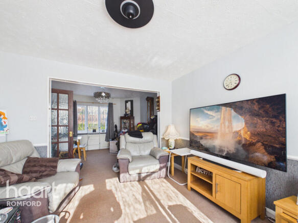 3 bed property, in Clockhouse Lane, £400,000