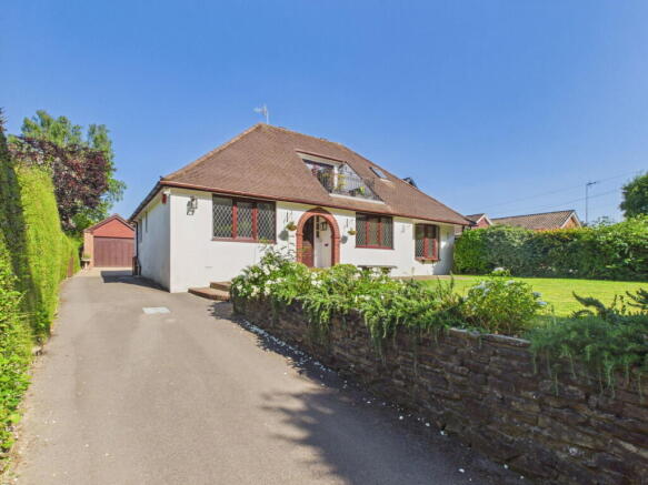 3 bed property, in Rusper Road, £795,000