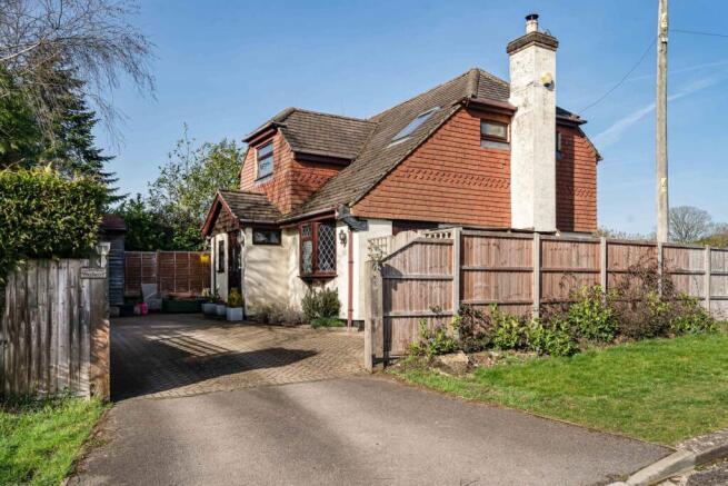 3 bed property, in Fullers Road, £700,000