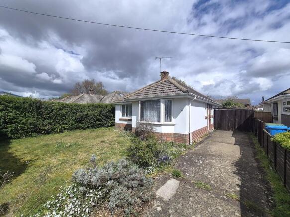 2 bed property, in Rectory Road, £315,000