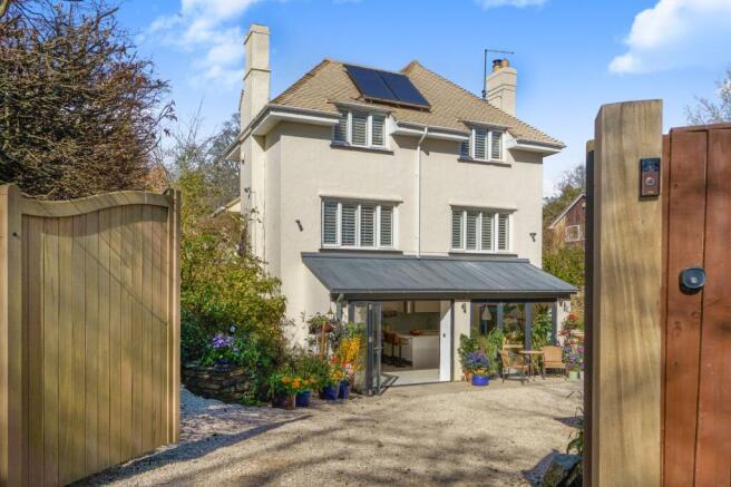 4 bed property, in Station House, £950,000