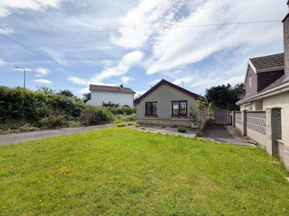 2 bed property, in St. Brides Road, £350,000