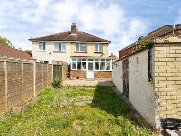 3 bed property, in Harcourt Road, £350,000