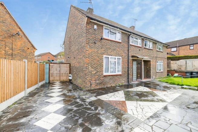 3 bed property, in Gosforth Lane, £525,000