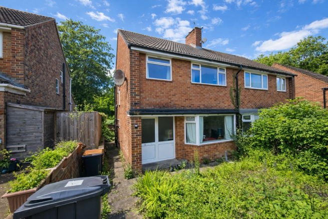 3 bed property, in Hastings Avenue, £240,000