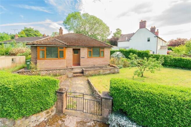 2 bed property, in West Road, £325,000