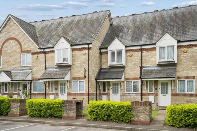 2 bed property, in Norbury Avenue, £415,000