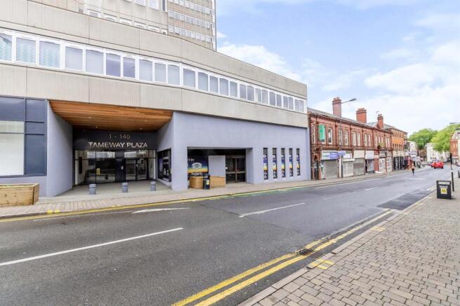 2 bed property, in Bridge Street, £100,000