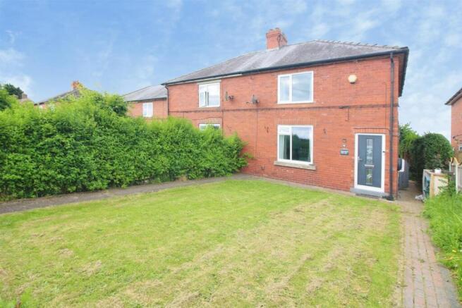 3 bed property, in Highfield Villas, £180,000