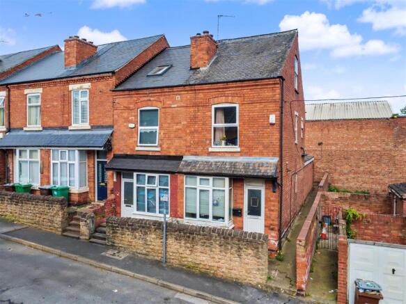 5 bed property, in Harley Street, £390,000