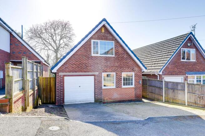 3 bed property, in Kent Road, £285,000