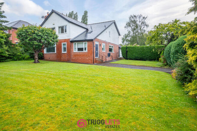 5 bed property, in Armroyd Lane, £725,000