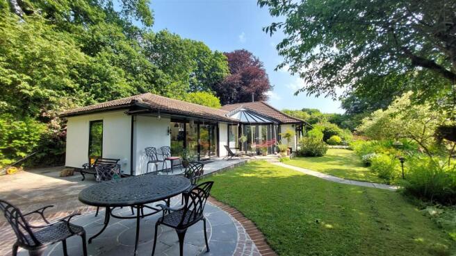4 bed property, in Tresillian, £875,000