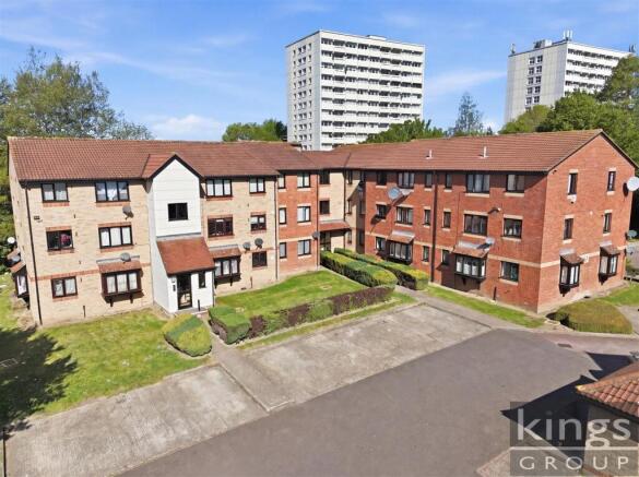 1 bed property, in Magpie Close, £180,000