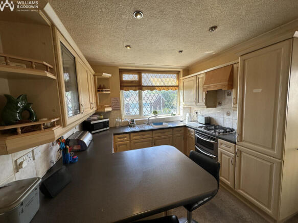 2 bed property, in Gorwel, £260,000