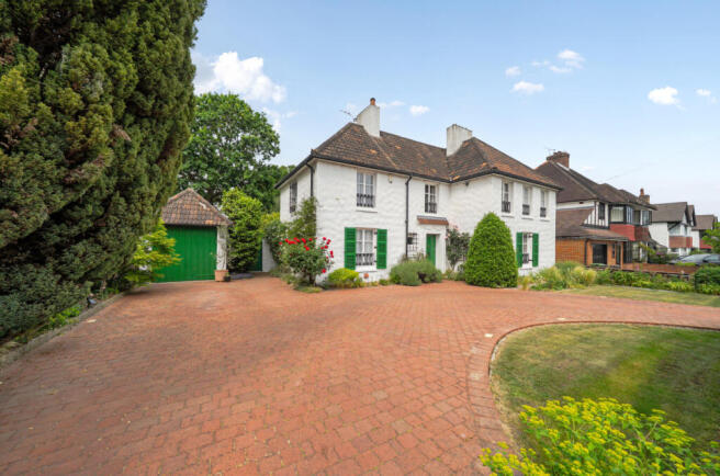 4 bed property, in Kingsway, £1,400,000