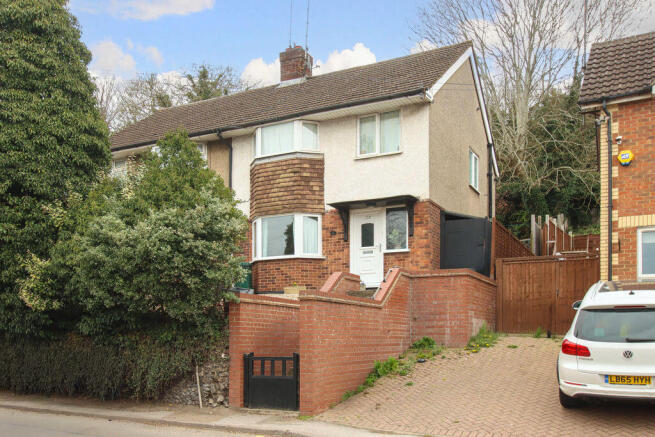 3 bed property, in Primrose Hill, £475,000