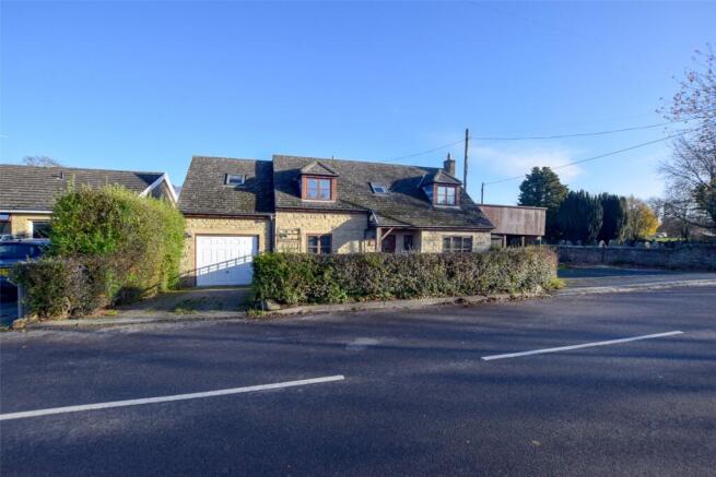 4 bed property, in Windmill Cottage, £300,000