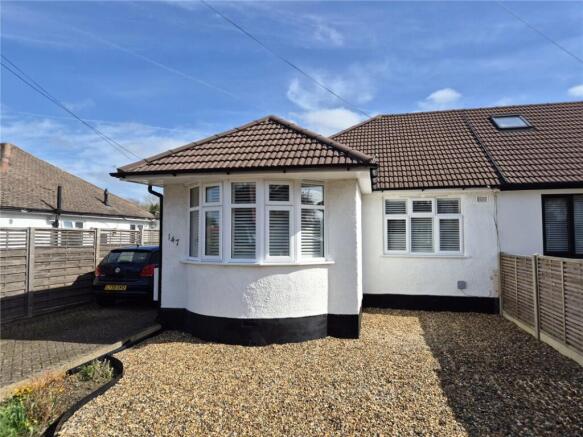 2 bed property, in Felstead Road, £500,000