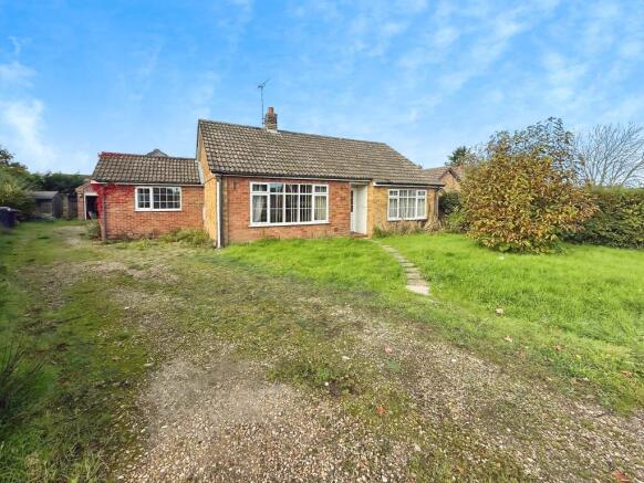 3 bed property, in High Street, £280,000