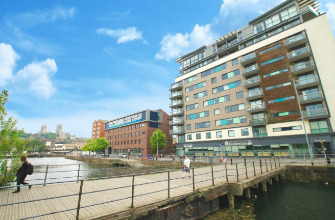 2 bed property, in Brayford Street, £199,000