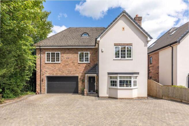 7 bed property, in Brockwood View, £850,000