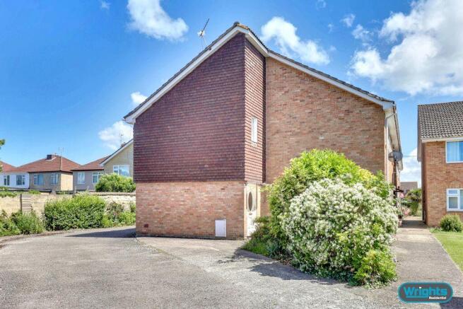1 bed property, in Pitman Court, £125,000
