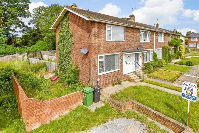 2 bed property, in Bathurst Road, £335,000