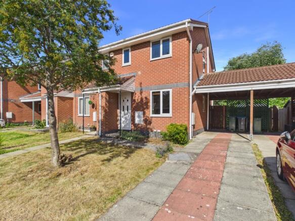 2 bed property, in Elder Drive, £190,000