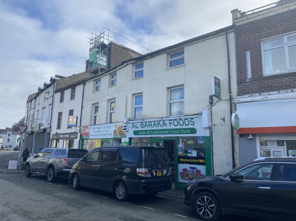 8 bed property, in 352-354 High Street, £35,000
