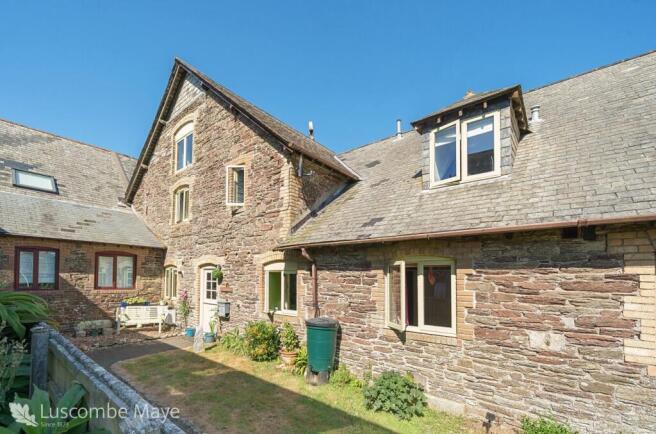 4 bed property, in Raneleigh Barns, £525,000