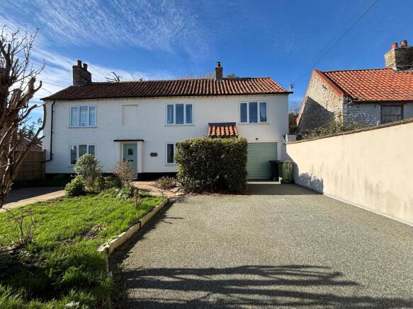 3 bed property, in Church Lane, £270,000
