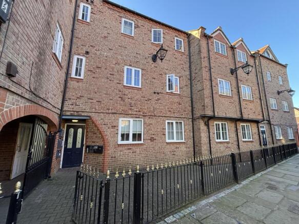 1 bed property, in 13 Howard House, £30,000