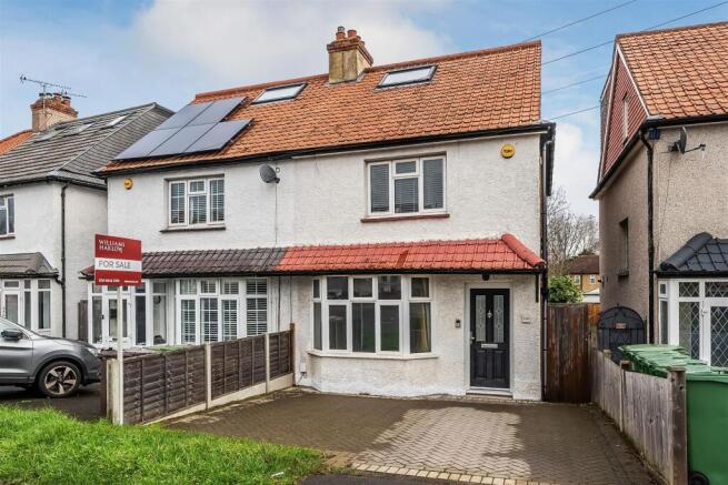 4 bed property, in Gander Green Lane, £550,000