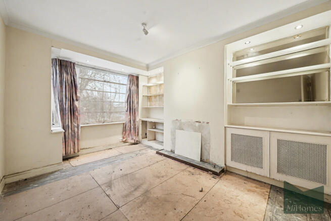 2 bed property, in North Gates, £250,000