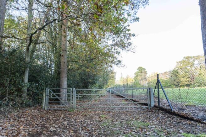 Land, in Plot 10 Potters Pool, £25,000