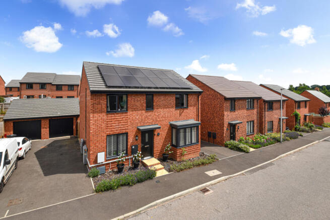 4 bed property, in Elizabeth Road, £450,000