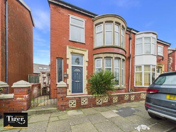 3 bed property, in Northfield Avenue, £75,000