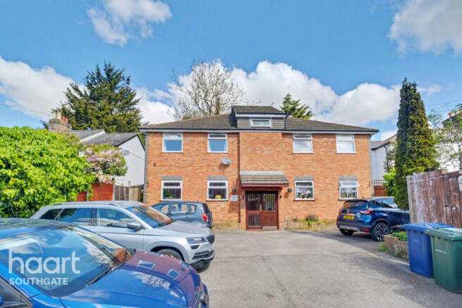 1 bed property, in West End Lane, £275,000