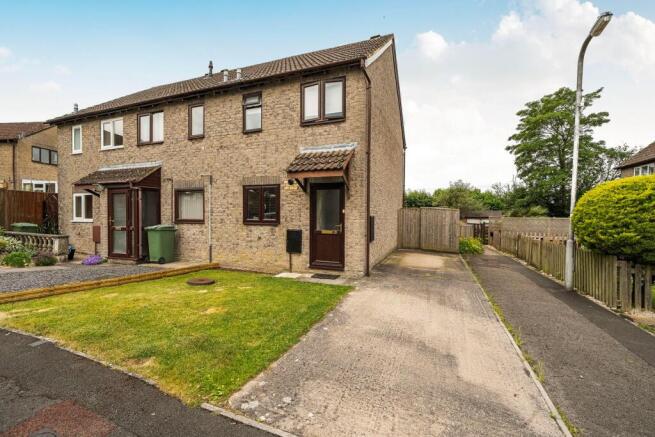 2 bed property, in Bishop Crescent, £235,000