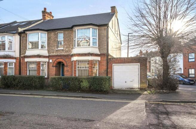 5 bed property, in Marlborough Road, £775,000