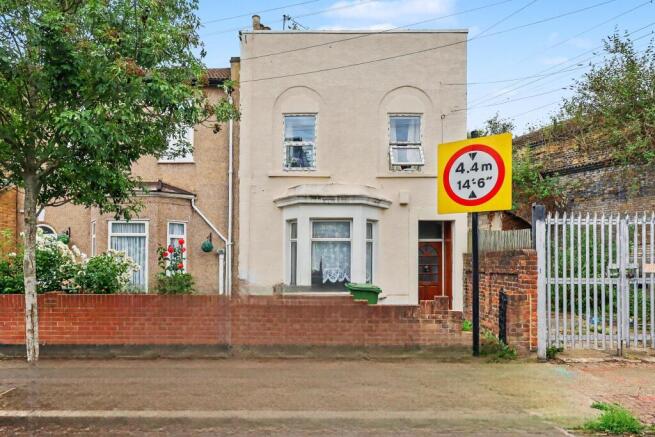 1 bed property, in Bignold Road, £250,000