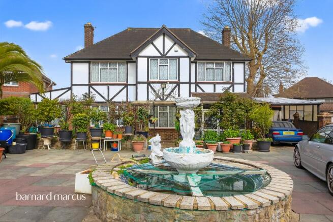 4 bed property, in Lancaster Road, £875,000