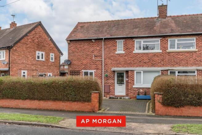 3 bed property, in Ash Tree Road, £240,000