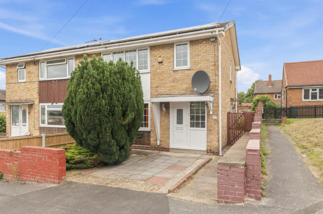 3 bed property, in Walnut Grove, £170,000