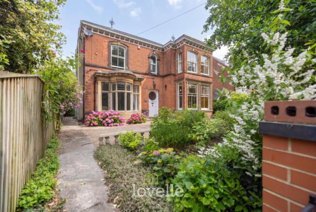 7 bed property, in Abbey Road, £525,000