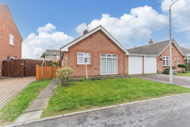 3 bed property, in Forest Close, £210,000