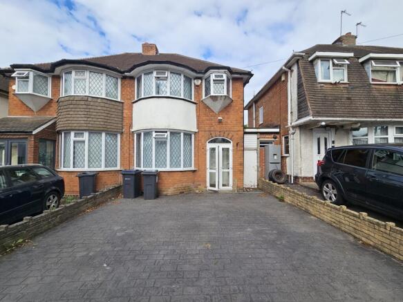 3 bed property, in Hollydale Road, £249,950