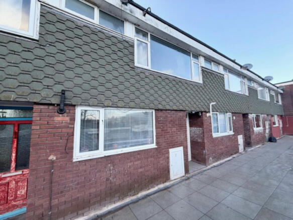 3 bed property, in Bettws Shopping Centre, £75,000